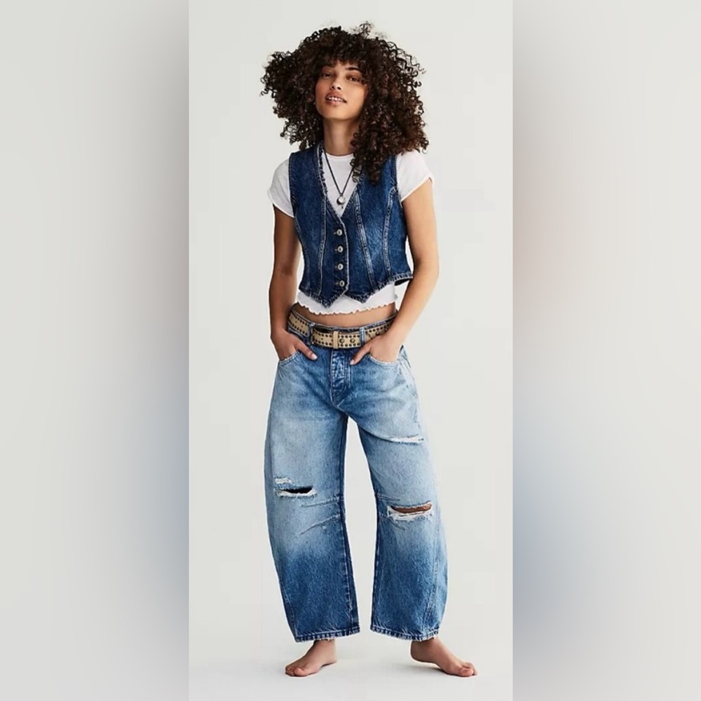 Barrel Distressed Blue Jeans
